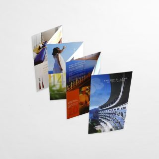 観音折リーフレット 施設案内